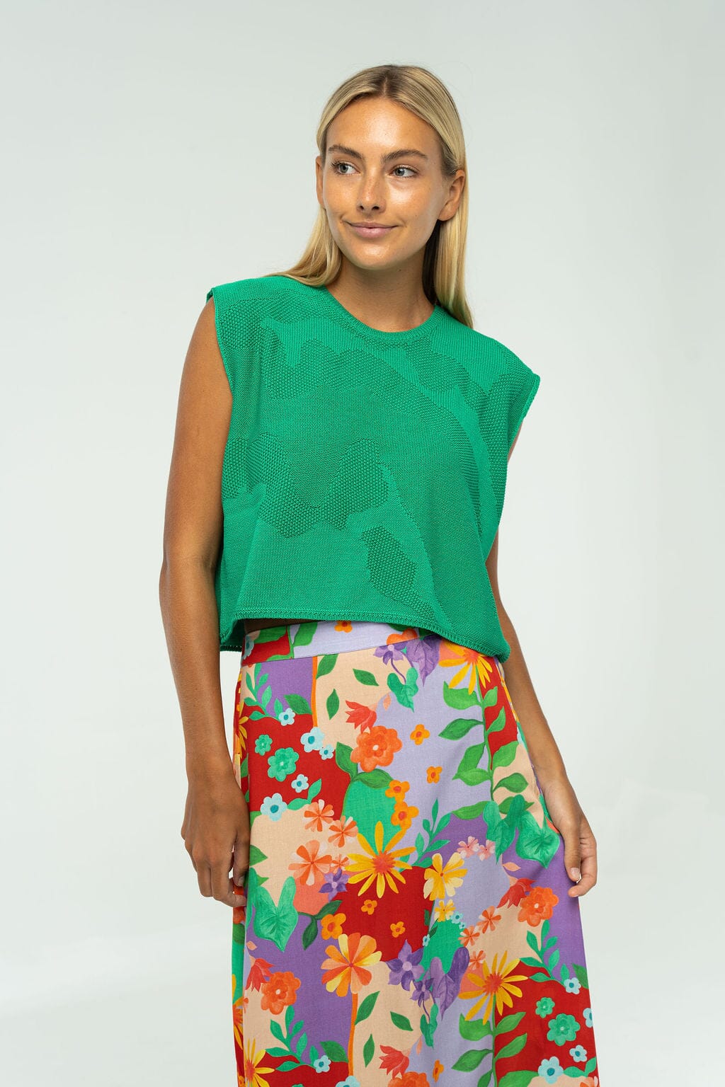 LAURA SLEEVELESS SWTR