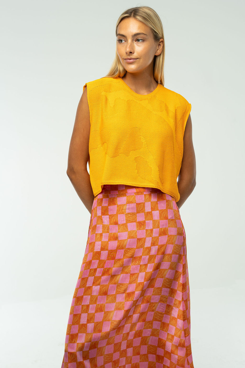 LAURA SLEEVELESS SWTR