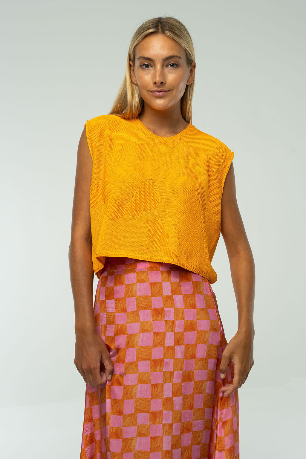 LAURA SLEEVELESS SWTR