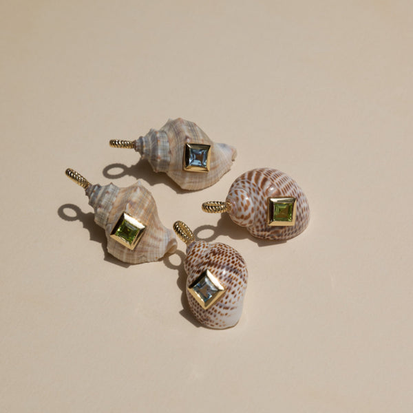 IGGY WHITE SHELL PENDANT