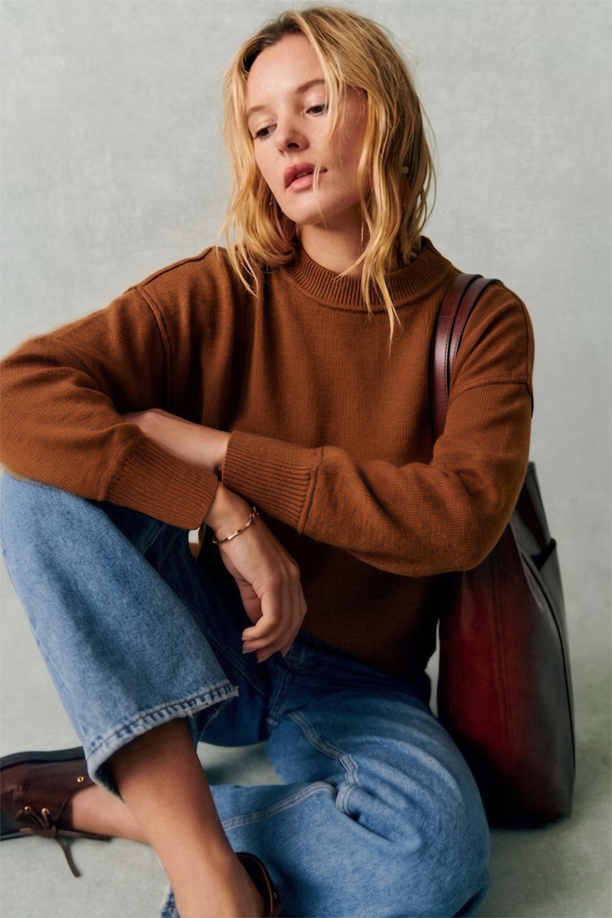 CLASSIC CREW NECK SWEATER – BROWN & IVORY