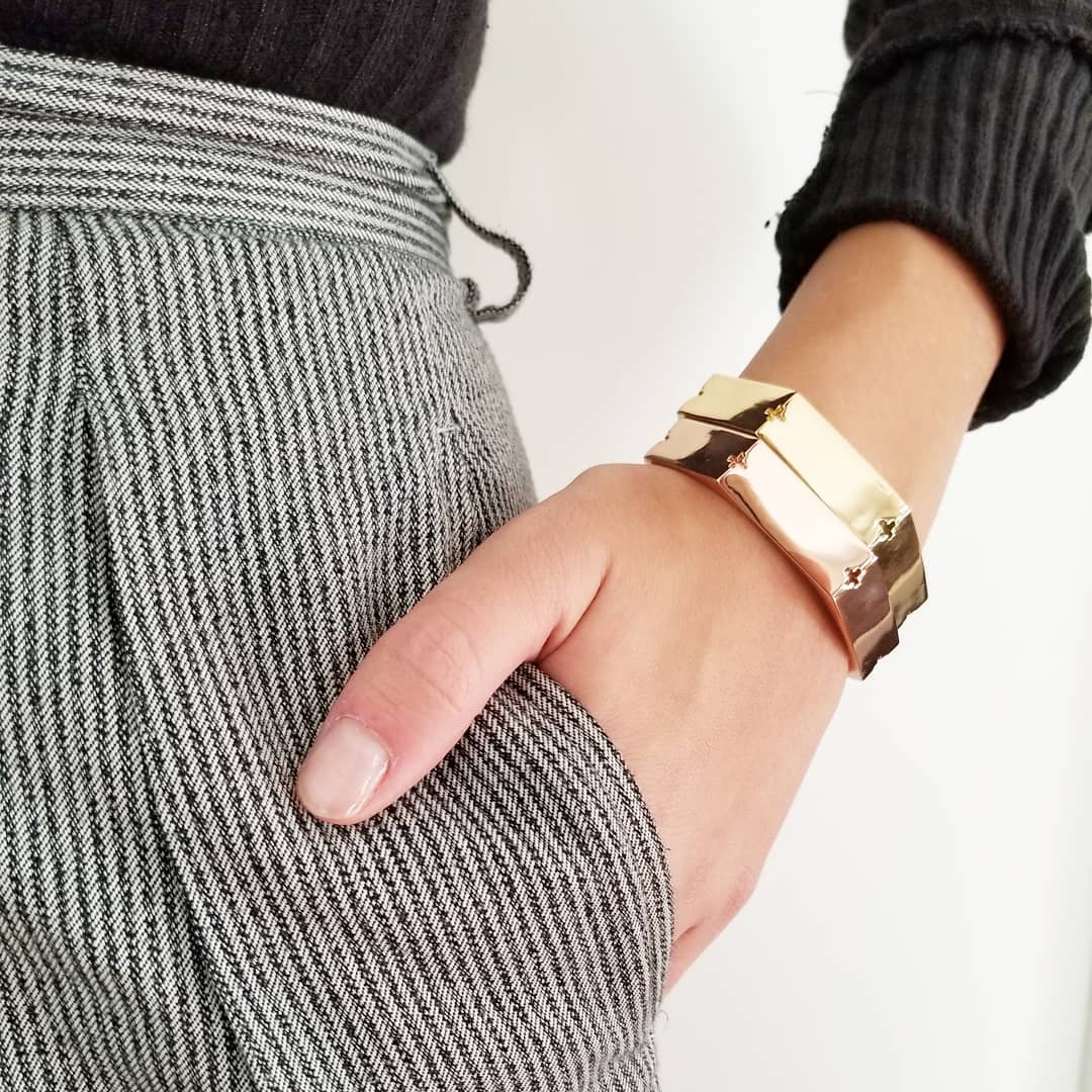 THICK METAL BRACELET