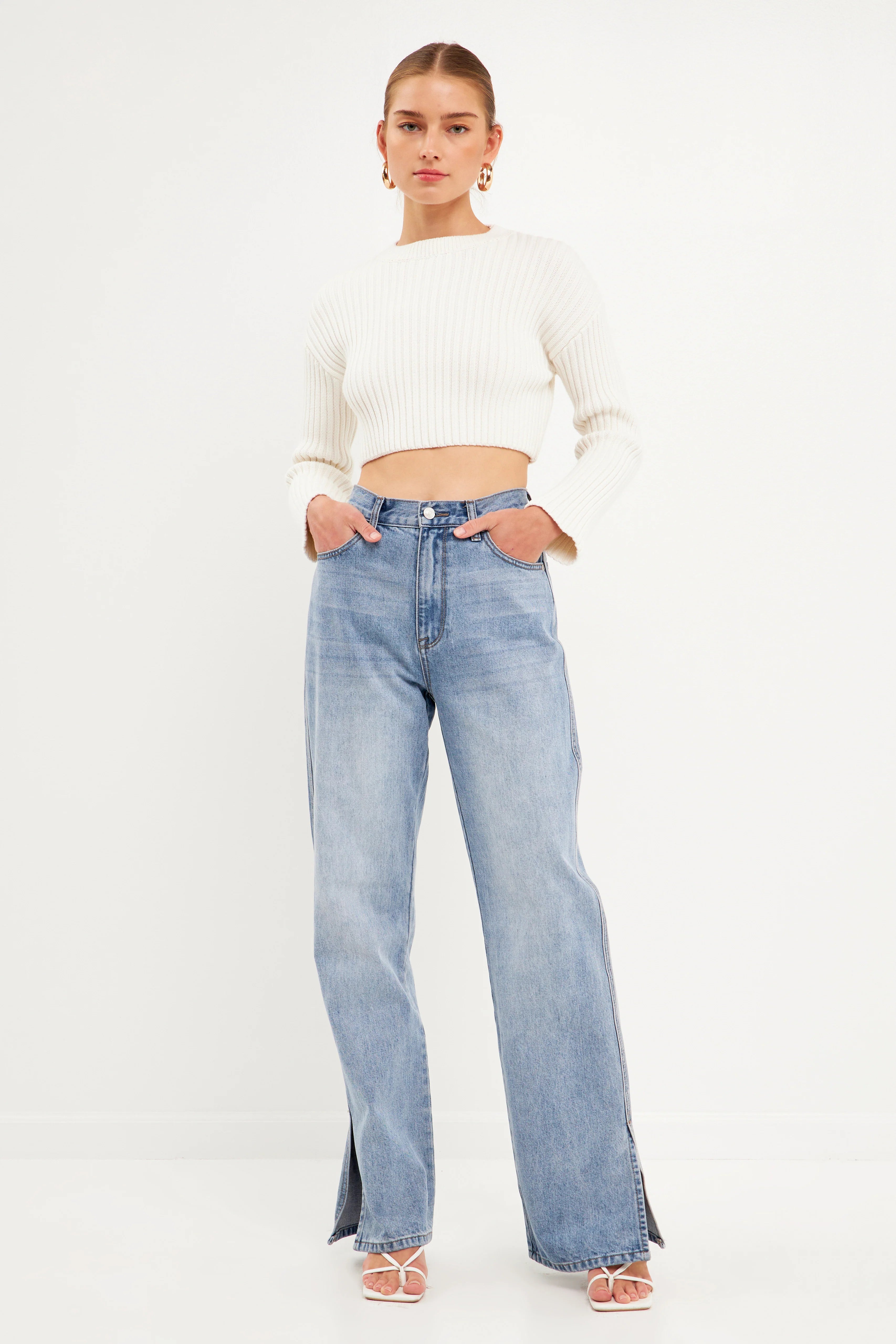 CROPPED RIBBED KNIT SWEATER