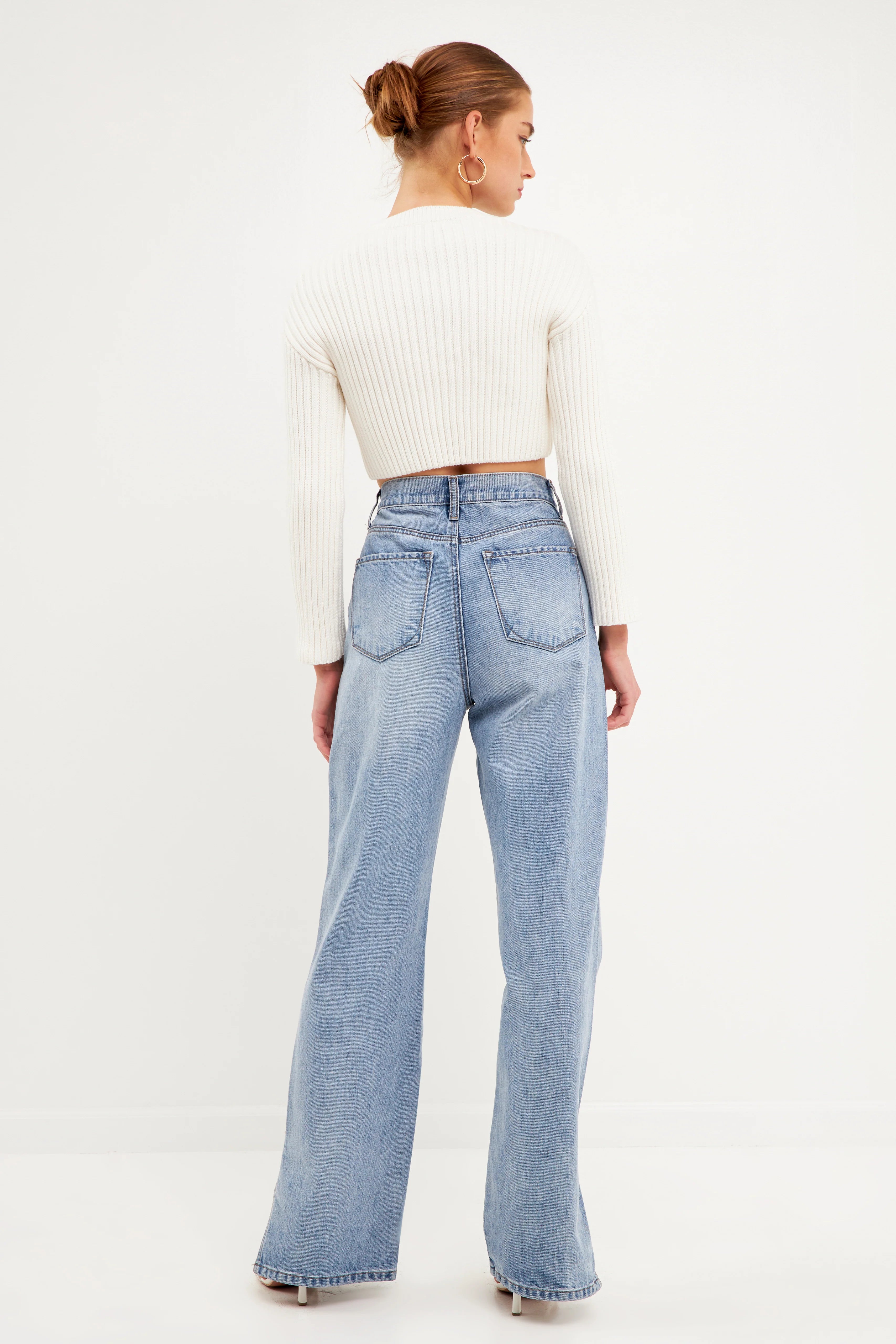 CROPPED RIBBED KNIT SWEATER