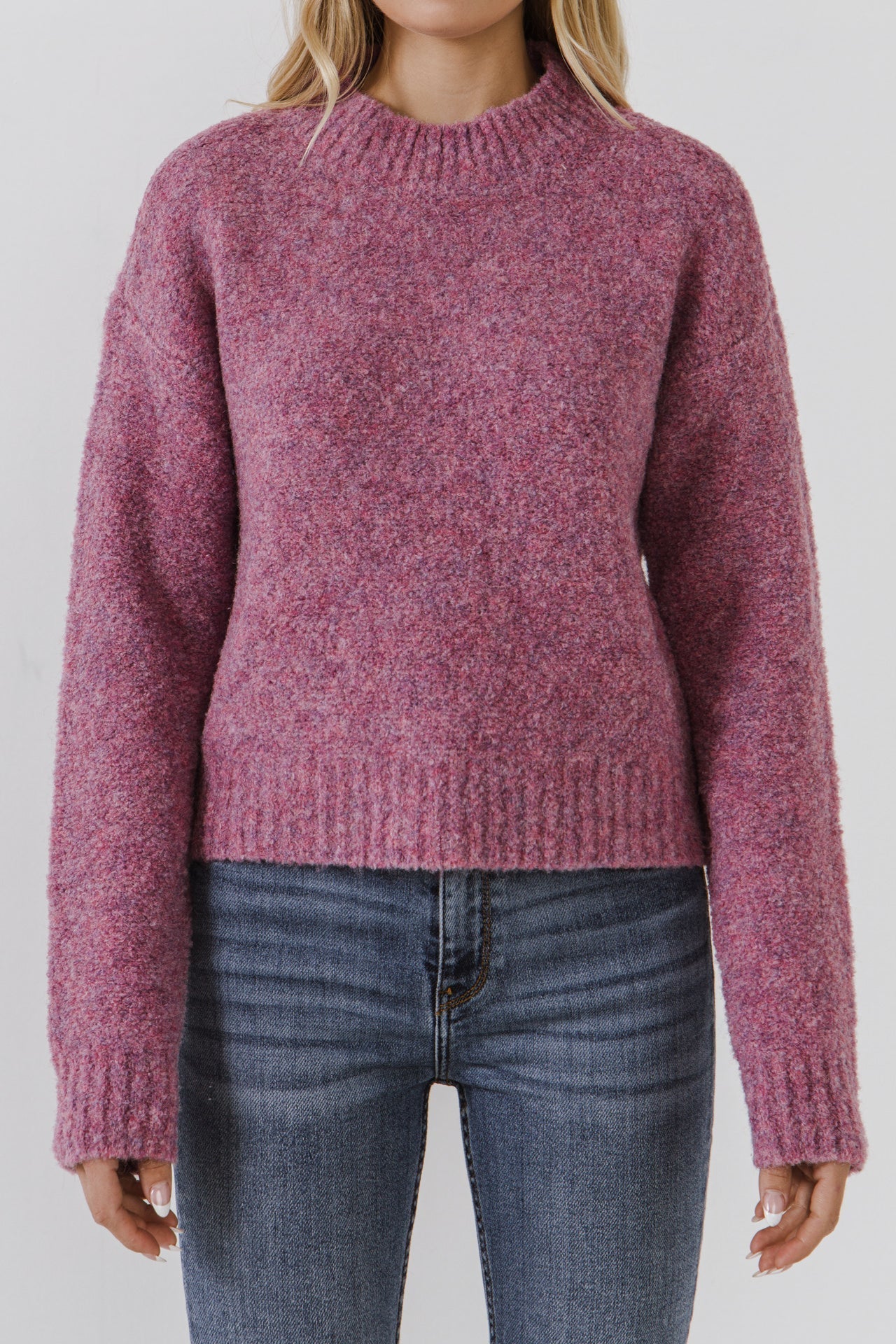 ROUNDNECK SWEATER