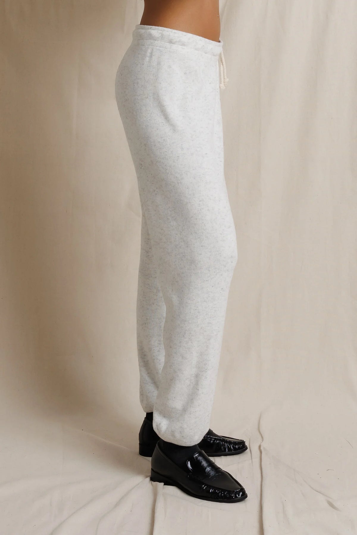 PERFECT WHITE TEE BRYNN SWEATPANTS
