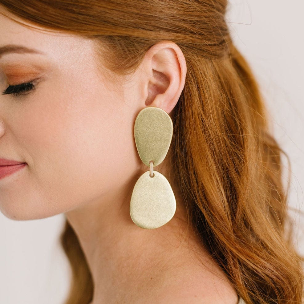 GOLD METALLIC TEARDROP EARRING