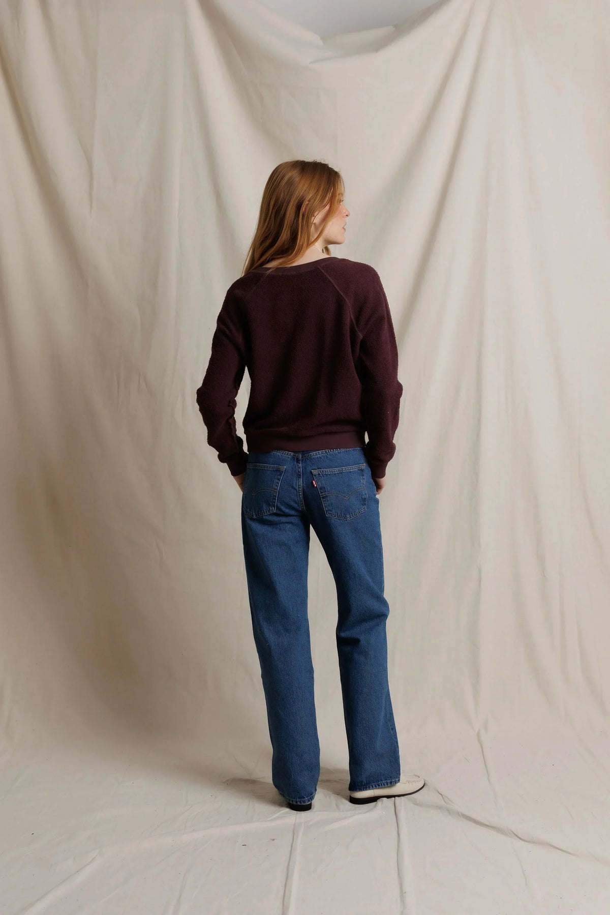 PERFECT WHITE TEE ZURI SWEATSHIRT